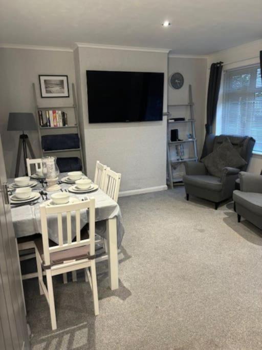 Clarke'S Airbnb Villa Worthing Exterior photo